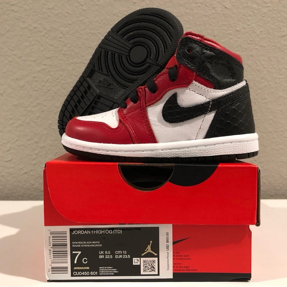 Jordan 1 High OG (TD), Satin Snake Chicago, Size 7c, Gym Red Black White